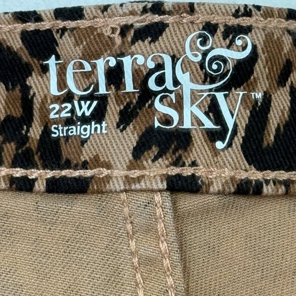 Terra & Sky Women's Core Straight Stretch Brown Leopard Denim Jeans Plus 22W NWT - Picture 5 of 10